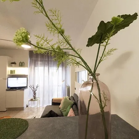 Modern Lakefront 1-bedroom Lägenhet *