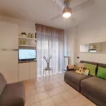 Апартаменты Modern Lakefront 1-bedroom *