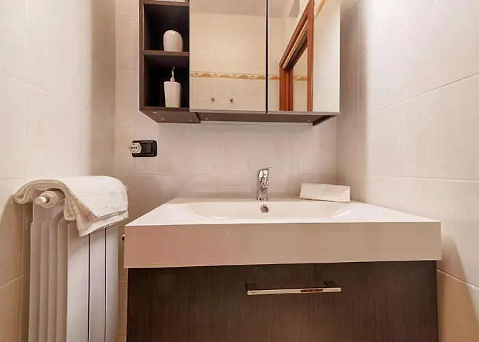 Modern Lakefront 1-bedroom Lägenhet *