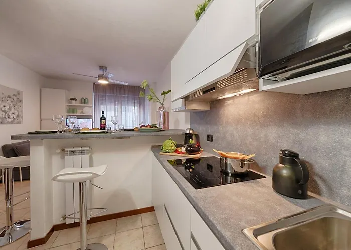 Modern Lakefront 1-bedroom