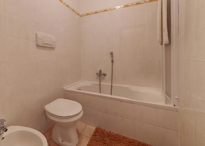 Modern Lakefront 1-bedroom *